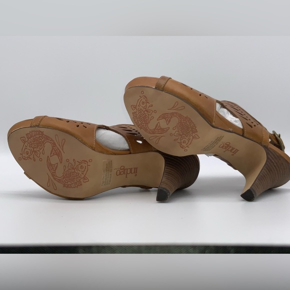 Heels indigo by Clarks leather cut out all over size 6.5 M - Picture 6 of 12